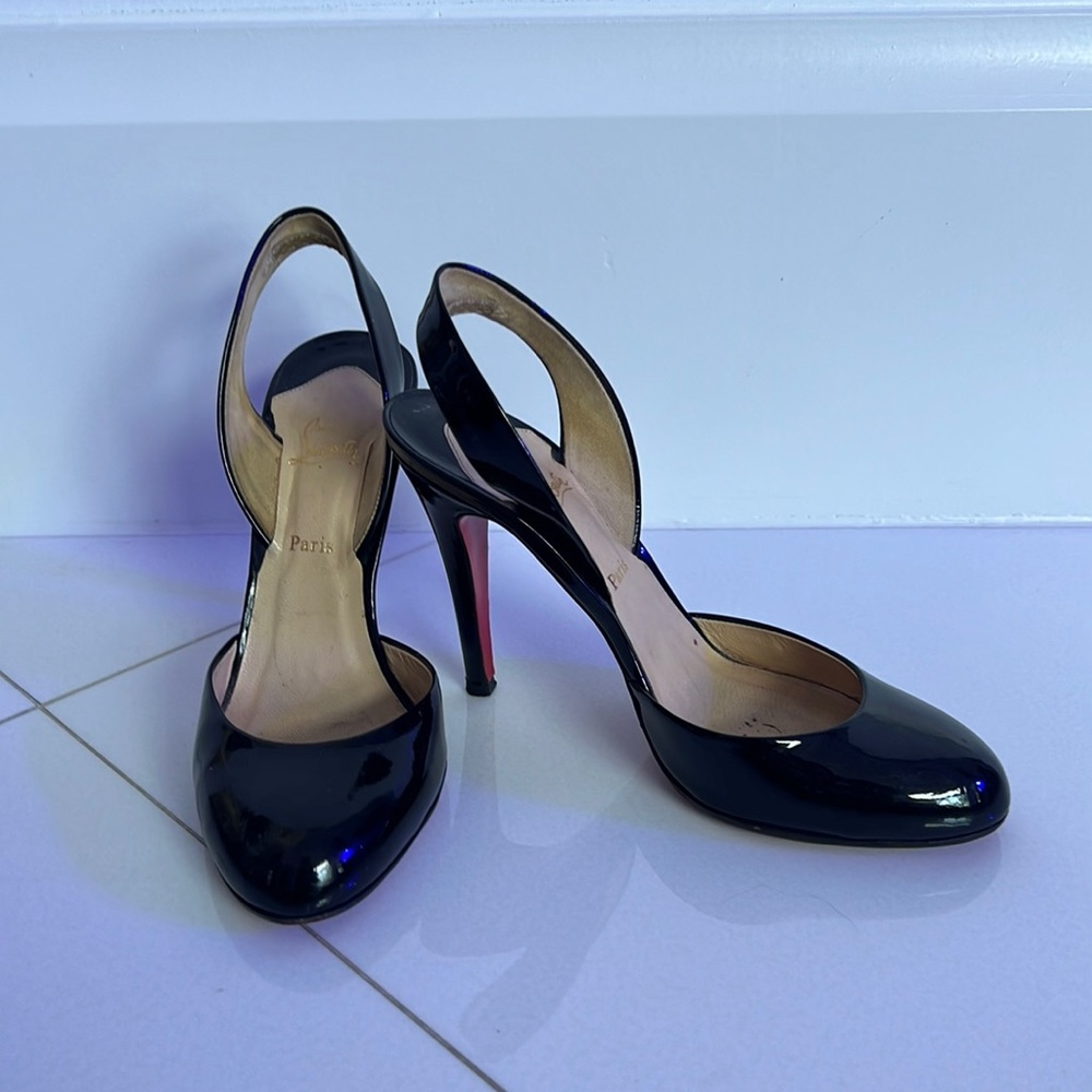 Christian Louboutin classic sling back